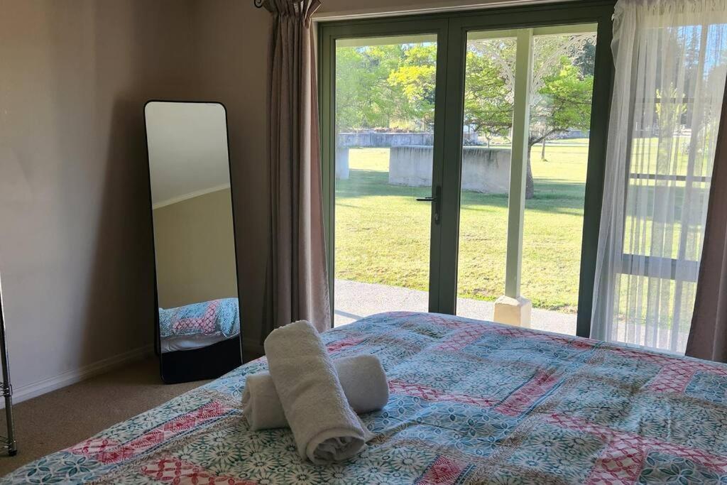 Pinegrove Cottages - Unit1 Twizel Luaran gambar